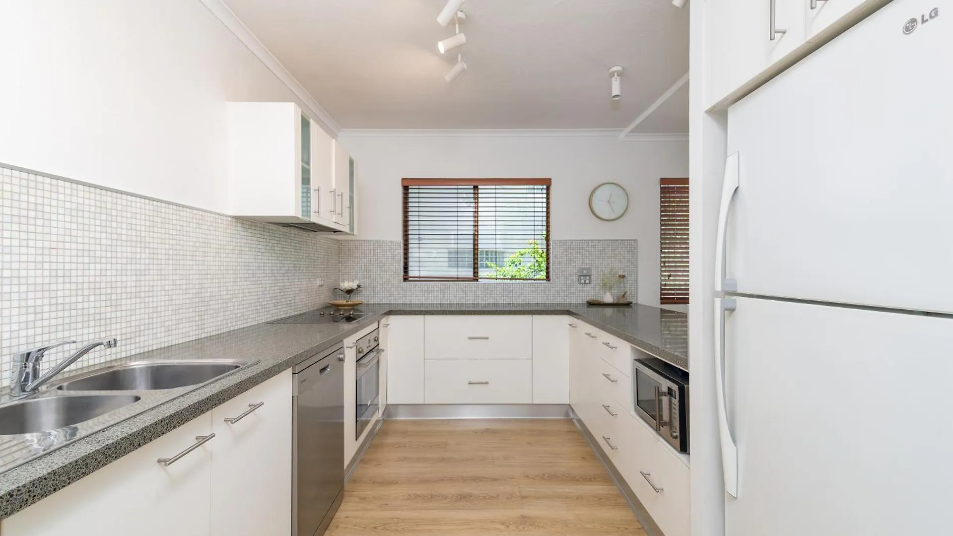 Tropical Reef Apartments Port Douglas