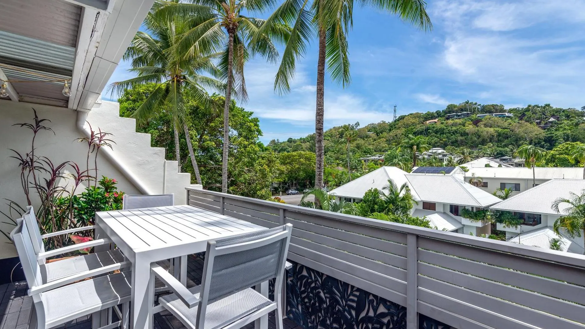 Tropical Reef Apartments Port Douglas