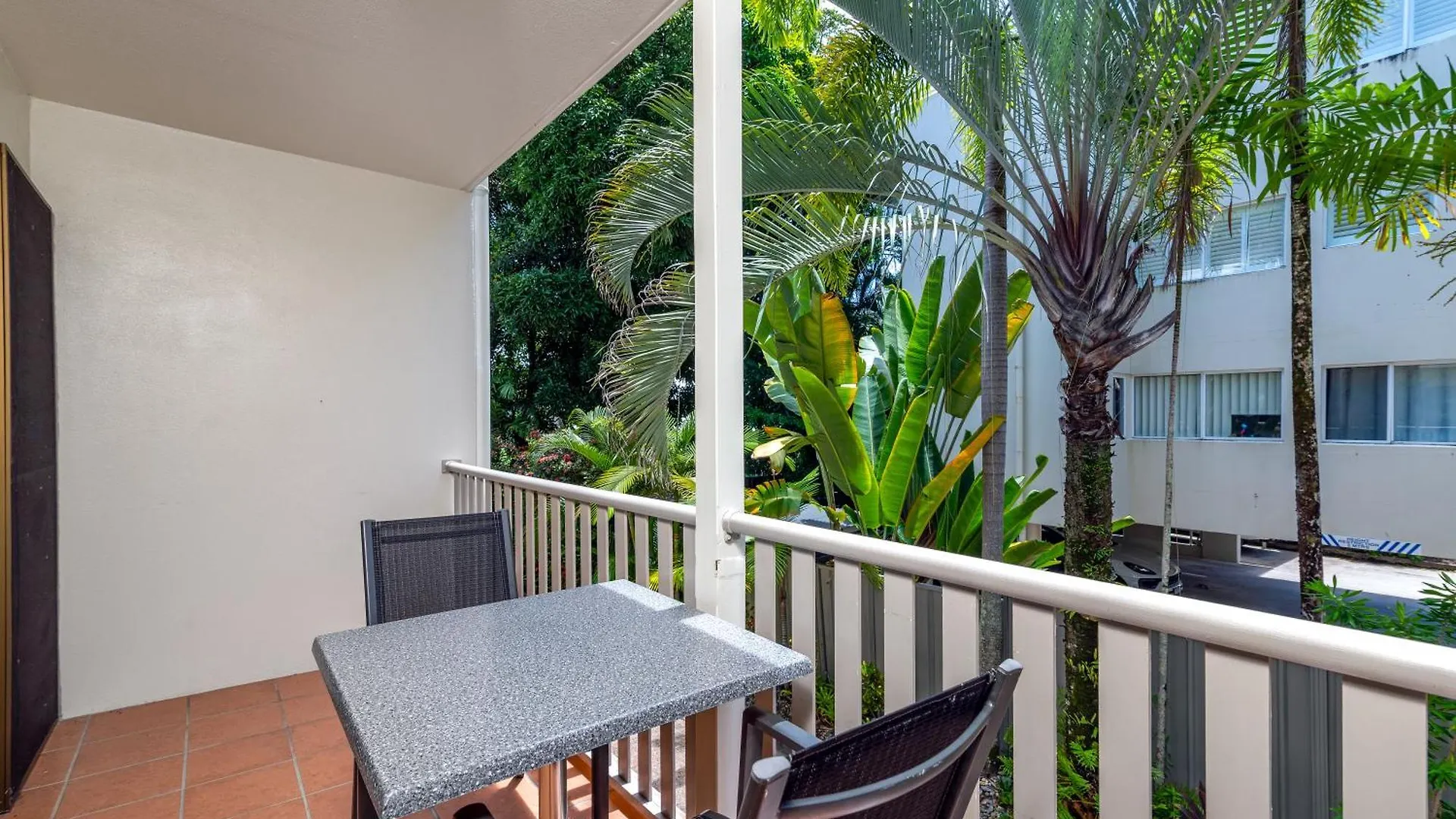 Tropical Reef Apartments Port Douglas Australia